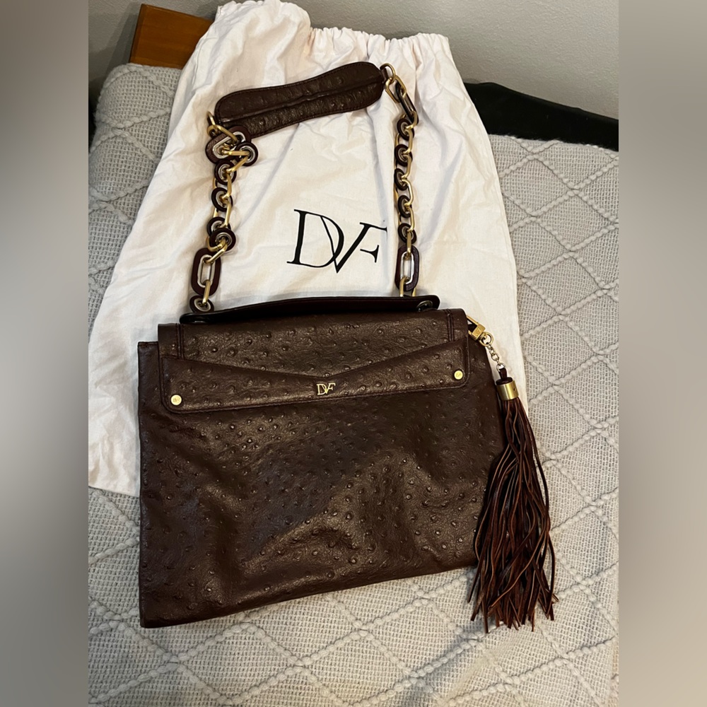 DVF Harper Leather Daybag in burgundy - Picture 4 of 5